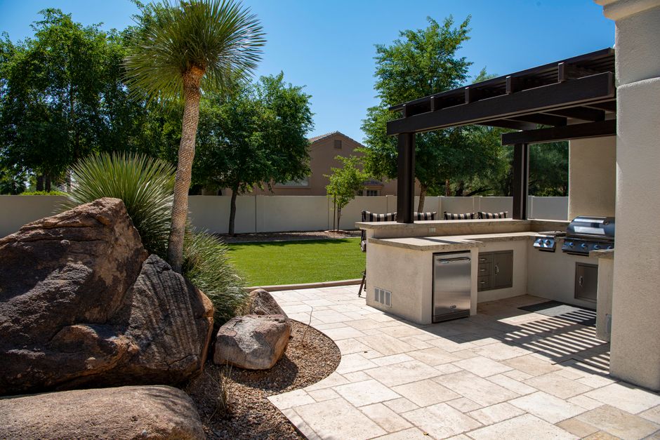 Outdoor kitchen in Draper
