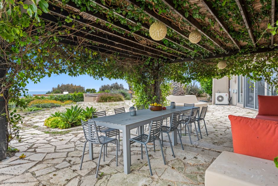 Vine-covered pergola in Provo